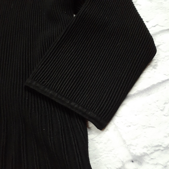 G.I.L.I Black Peplum Long Sleeve Ribbed Sweater - Picture 3 of 7